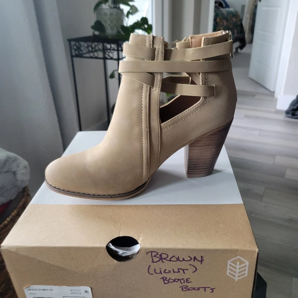 CALL IT SPRING Magliaro Cutout Booties SIZE 9 NIB